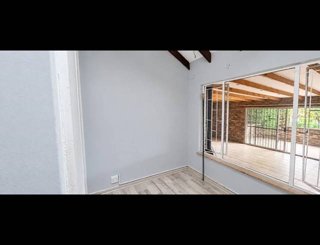 4 BEDROOM HOUSE FOR SALE IN ROOIHUISKRAAL